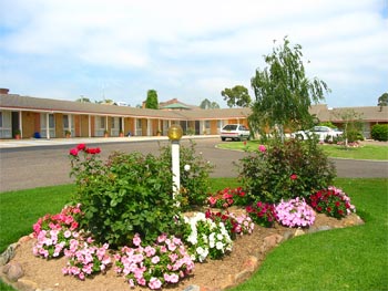 Bega Village Motor Inn - Northern Rivers Accommodation 0
