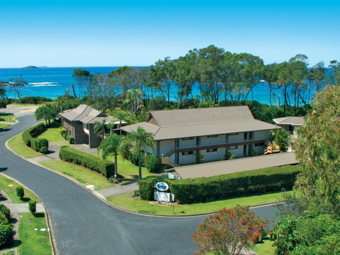 Absolute Beachfront Smugglers On The Beach - Northern Rivers Accommodation 0