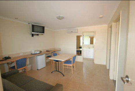 Chinchilla Palms Motor Inn - Northern Rivers Accommodation 3