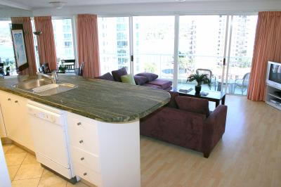 Surfers Mayfair - Northern Rivers Accommodation 5