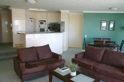 Surfers Mayfair - Northern Rivers Accommodation 6