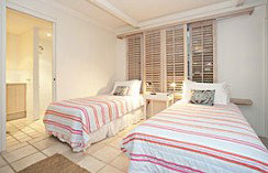 Absolute Beachfront Belongil Summerhouse - Northern Rivers Accommodation 4