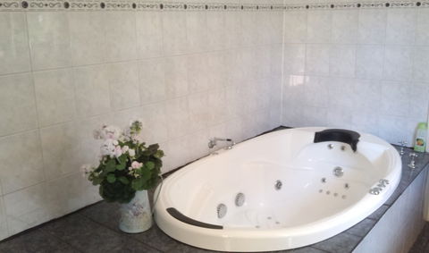 Angaston Rose B&B - Northern Rivers Accommodation 4