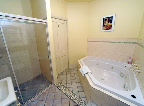 St Helens Cottages- Coach House - Northern Rivers Accommodation 0