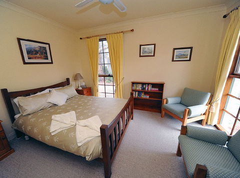 St Helens Cottages- Coach House - Northern Rivers Accommodation 5