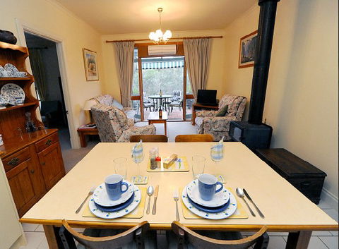 St Helens Cottages- Coach House - Northern Rivers Accommodation 6