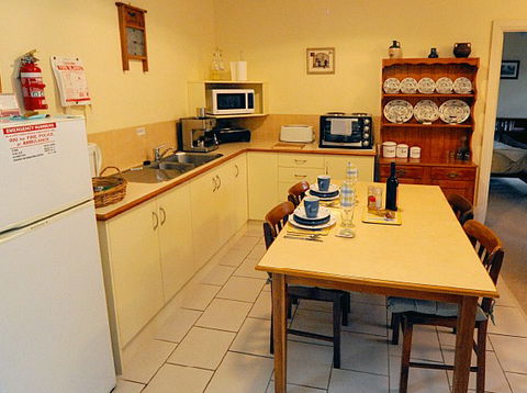 St Helens Cottages- Coach House - Northern Rivers Accommodation 8