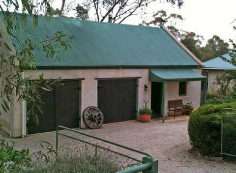 St Helens Cottages- Coach House - Northern Rivers Accommodation 9