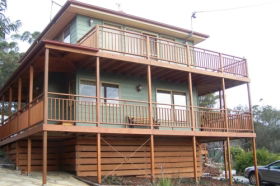 Coles Bay House - Northern Rivers Accommodation 0