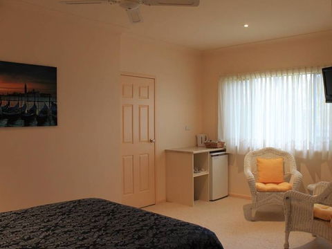 Batemans Bay Manor - Bed And Breakfast - Northern Rivers Accommodation 4