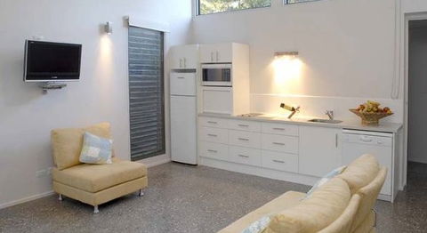 By The Beach B And B Holiday Apartments - Northern Rivers Accommodation 1