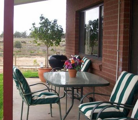 Riverland Holiday Cottage - Northern Rivers Accommodation 5