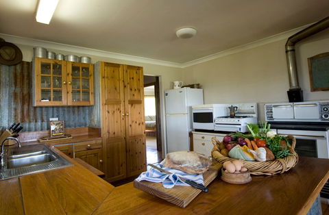 Yaraandoo Lakeside Retreat - Northern Rivers Accommodation 5