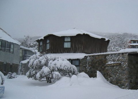 Knockshannoch Ski Club - Northern Rivers Accommodation 0
