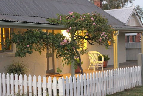 The Cottage Tumut - Northern Rivers Accommodation 4