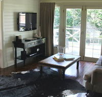 Book Barn Cottage - Northern Rivers Accommodation