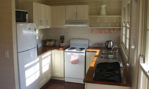 Book Barn Cottage - Northern Rivers Accommodation 4
