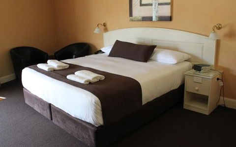 Bowen Inn - Northern Rivers Accommodation 2