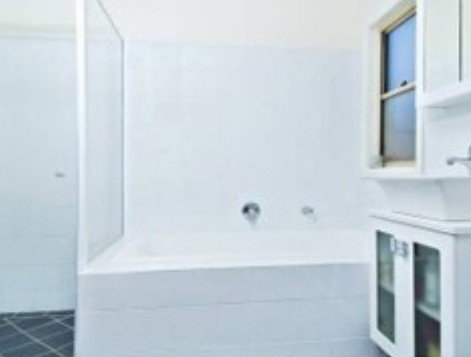 A Beach House Near Manly Two - Northern Rivers Accommodation 2