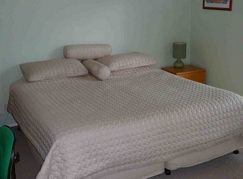 A Beach House Near Manly Two - Northern Rivers Accommodation 3