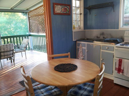 Auckland Street Queenslander - Northern Rivers Accommodation 2