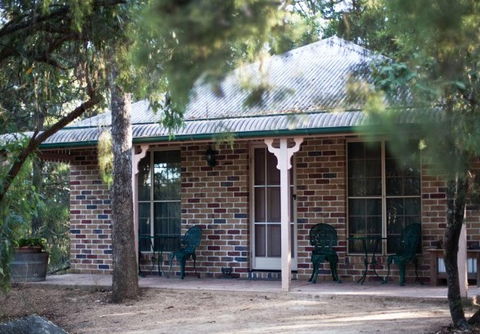 Honeysuckle Cottages And The Rocks Restaurant - Northern Rivers Accommodation 4