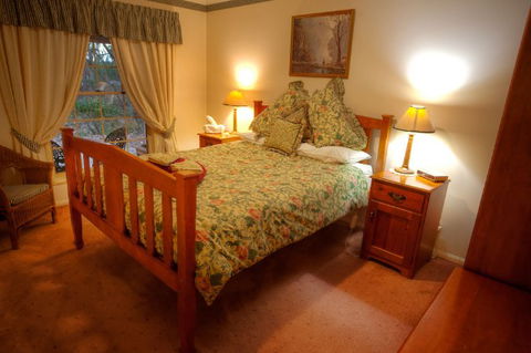 Honeysuckle Cottages And The Rocks Restaurant - Northern Rivers Accommodation 5