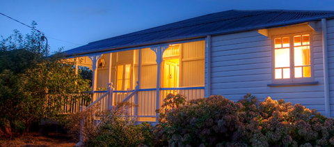 Apple Blossom Cottage - Northern Rivers Accommodation 3