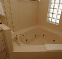 McNevins Warwick Motel and Gunyah Restaurant - Northern Rivers Accommodation