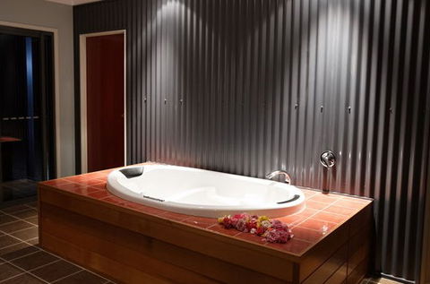 Whispers Of The Valley - Northern Rivers Accommodation 1