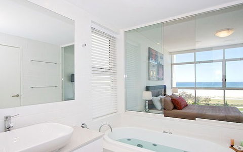 Kirra Surf Apartments - Northern Rivers Accommodation 1