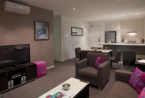 Meriton Serviced Apartments Southport - Northern Rivers Accommodation 1