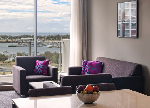 Meriton Serviced Apartments Southport - Northern Rivers Accommodation 4