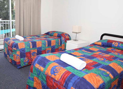 Ambassador Apartments Holiday Units - Northern Rivers Accommodation 4