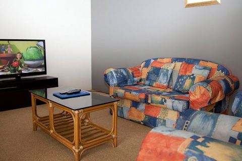 Ambassador Apartments Holiday Units - Northern Rivers Accommodation 5