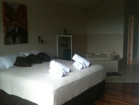 A Paradise Palms Resort - Northern Rivers Accommodation 0