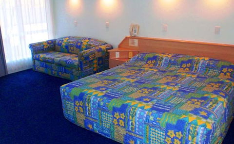 Runaway Bay Motor Inn - Northern Rivers Accommodation 2