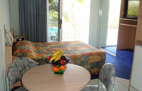 Runaway Bay Motor Inn - Northern Rivers Accommodation 3