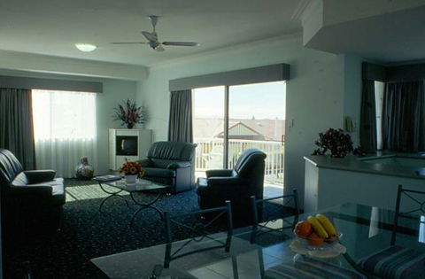 Runaway Bay Motor Inn - Northern Rivers Accommodation 4
