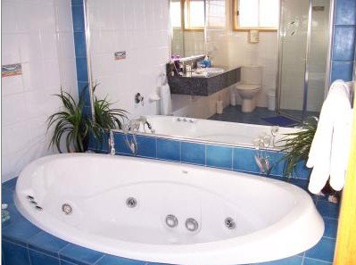 Bateau Bay Beachfront Luxury Accomodation - Northern Rivers Accommodation 0