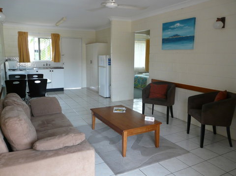 Oasis Inn Holiday Apartments - Northern Rivers Accommodation 1