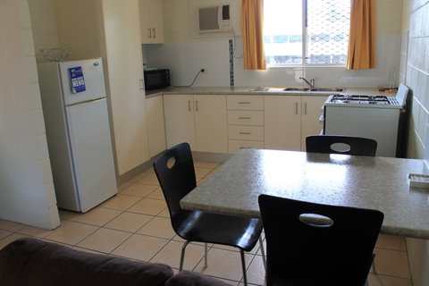 Oasis Inn Holiday Apartments - Northern Rivers Accommodation 5