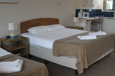 A' Montego Mermaid Beach Motel - Northern Rivers Accommodation 0
