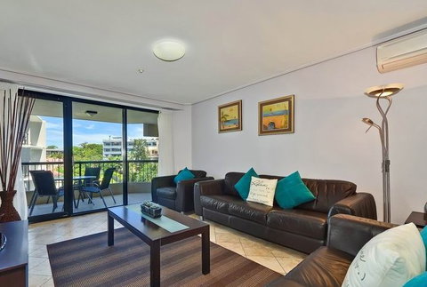 Clubb Coolum Beach - Northern Rivers Accommodation 3