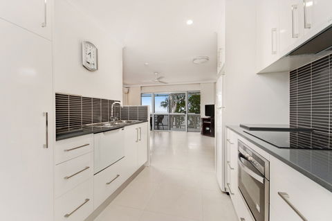 Marlin Waters Beachfront Apartments - Northern Rivers Accommodation 3