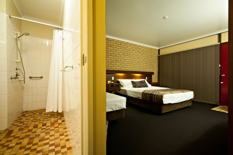 Sarina Motor Inn - Northern Rivers Accommodation 2
