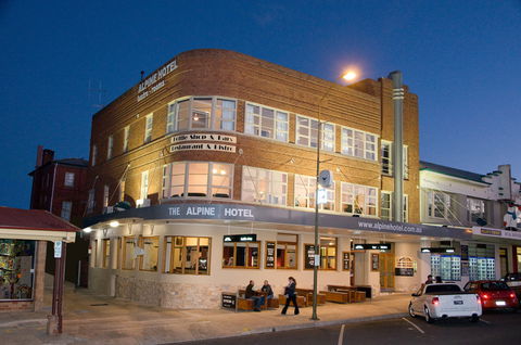 Alpine Hotel - Northern Rivers Accommodation 0