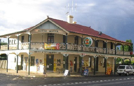Royal Hotel Mandurama - Northern Rivers Accommodation 0