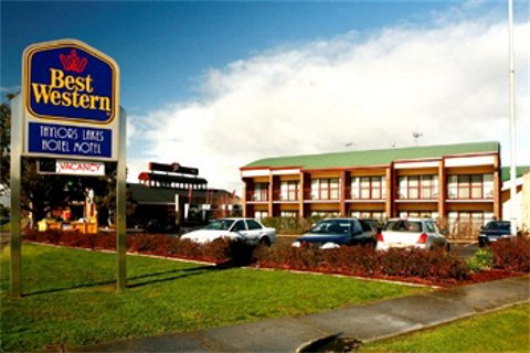 Taylors Lakes Hotel - Northern Rivers Accommodation 0
