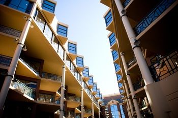 Amora Riverwalk Melbourne - Northern Rivers Accommodation 10